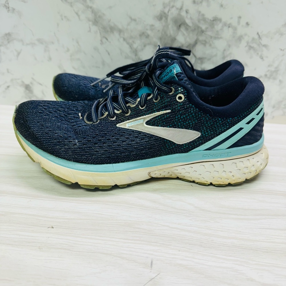 Brooks GHOST 11, Womens Size 8 (B) Medium, Navy Blue Running Shoes